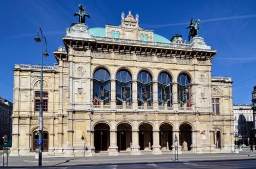 Vorschau Bild von APA-Comm analysiert die Fotopräsenz heimischer
Spielstätten und Bühnenhäuser auf der Plattform Google Maps: Zum
Stichtag 18. Februar 2024 erweist sich die Wiener Staatsoper als das
mit Abstand beliebteste Fotomotiv im Kartendienst.