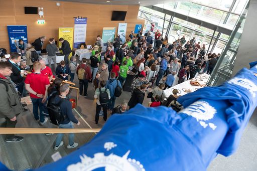 Vorschau Bild von Großer Andrang bei den Sponsorenständen des
WordCamp Vienna