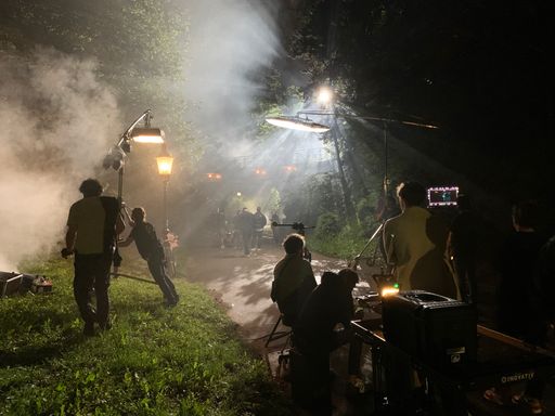  Dreharbeiten im Türkenschanzpark für die Serie
„Beasts Like Us“, Regie: Marc Schlegel, Produktion: RUNDFILM GmbH
(für Amazon Prime)