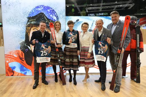 Gemeinsam für die Ski-WM im SalzburgerLand: Florian Phleps (ÖSV),
Marlies Raich, Astrid Steharnig-Staudinger (Österreich Werbung),
Alexandra Meissnitzer, Leo Bauernberger (SalzburgerLand Tourismus)
und Wolfgang Breitfuß (TVB Saalbach Hinterglemm).