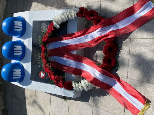 Vorschau Bild von Erinnerung an drei österreichische "Peacekeeper".