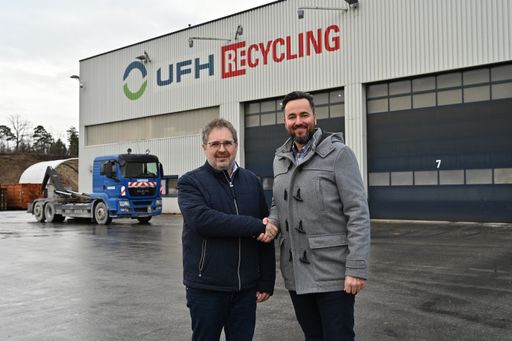  V.l.n.r.: Gerhard Ungerböck (UFH RE-cycling),
Stefan Hausberger (UFH RE-cycling)