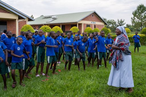 Vorschau Bild von Kinderheim St. Clare in Uganda, Afirka, mit
Kindern.