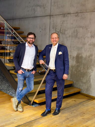 Vorschau Bild von VANHANS-Geschäftsführer Lukas Steiner-Bauer und Dr.
Markus Thannhuber, Vorstand Einhell