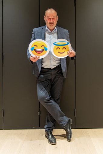 Vorschau Bild von Der Kriminalpsychologe Thomas Müller wählt die
passenden Emoticons zu seiner Stimmung