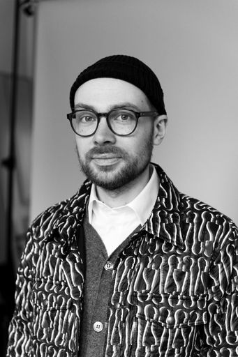 Vorschau Bild von Portrait des deutschen Künstlers Simon Schwartz