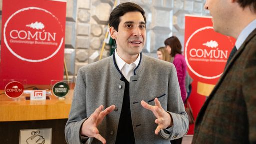 Vorschau Bild von oekoreich-Sprecher Sebastian Bohrn Mena kündigt
eine neue Recherche-Offensive im Bereich der öffentlichen
Beschaffung und einen Round Table an.