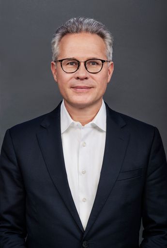 Sven Rutkowsky, Partner bei Kearney / Weiterer Text über ots und
www.presseportal.de/nr/15196 / Die Verwendung dieses Bildes für
redaktionelle Zwecke ist unter Beachtung aller mitgeteilten
Nutzungsbedingungen zulässig und dann auch honorarfrei.
Veröffentlichung ausschließlich mit Bildrechte-Hinweis.