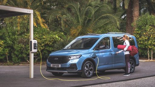 Als erster in seinem Segment mit einem Plug-in-Hybrid-Antrieb:
Ford Tourneo Connect PHEV / Weiterer Text über ots und
https://www.ots.at/pressemappe/DE143363 / Die Verwendung dieses
Bildes für redaktionelle Zwecke ist unter Beachtung aller
mitgeteilten Nutzungsbedingungen zulässig und dann auch honorarfrei.
Veröffentlichung ausschließlich mit Bildrechte-Hinweis.