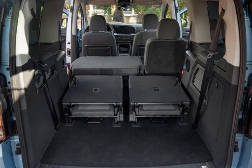 Vorschau Bild von Auch mit langem Radstand als Ford Grand Tourneo Connect PHEV
verfügbar, mit dritter Sitzreihe und Platz für bis zu sieben
Passagieren / Weiterer Text über ots und
https://www.ots.at/pressemappe/DE143363 / Die Verwendung dieses
Bildes für redaktionelle Zwecke ist unter Beachtung aller
mitgeteilten Nutzungsbedingungen zulässig und dann auch honorarfrei.
Veröffentlichung ausschließlich mit Bildrechte-Hinweis.