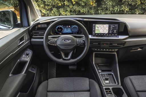 Vorschau Bild von Das geräumige Cockpit des neuen Ford Tourneo Connect PHEV besitzt
ein digitales Armaturenbrett mit zwei 10-Zoll-Displays / Weiterer
Text über ots und https://www.ots.at/pressemappe/DE143363 / Die
Verwendung dieses Bildes für redaktionelle Zwecke ist unter
Beachtung aller mitgeteilten Nutzungsbedingungen zulässig und dann
auch honorarfrei. Veröffentlichung ausschließlich mit
Bildrechte-Hinweis.