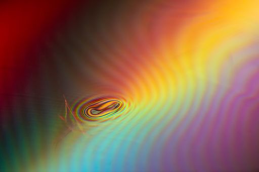 Vorschau Bild von Macro Aufnahme einer Lichtbrechung