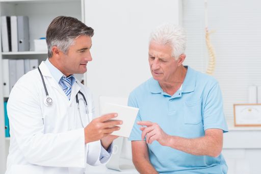  Chronisch-venöse Ulzera ("offenes Bein") kommen in 2 bis 5% der
über 60-jährigen und älteren Patienten vor. Vor allem für schwer
betroffene Patienten mit therapierefraktären Verläufen, gab es
bislang keine adäquaten Therapiemöglichkeiten. Die Entwicklung von
wirksamen therapeutischen Optionen bei dieser altersabhängigen
Erkrankung ist angesichts steigender Prävalenzen besonders wichtig.
Das Foto zur Stammzelltherapie bei chronisch-venösen Wunden ist auf
www.presseportal.de abrufbar. Die Verwendung des Fotos ist für
redaktionelle Zwecke unter Beachtung der genannter
Nutzungsbedingungen honorarfrei. Veröffentlichung bitte mit
Bildrechte-Hinweis (RHEACELL, AdobeStock, 78830526). / Weiterer Text
über ots und www.presseportal.de/nr/163211 / Die Verwendung dieses
Bildes für redaktionelle Zwecke ist unter Beachtung aller
mitgeteilten Nutzungsbedingungen zulässig und dann auch honorarfrei.
Veröffentlichung ausschließlich mit Bildrechte-Hinweis.