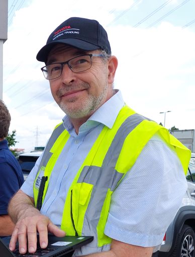 Vorschau Bild von Ing. Wolfgang König, Gesundheits- und
Sicherheitsbeauftragter bei Toyota Material Handling Austria.