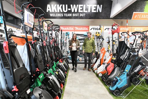Vorschau Bild von Akkuwelt Garten mit umfassender
Rasenmäher-Präsentation.