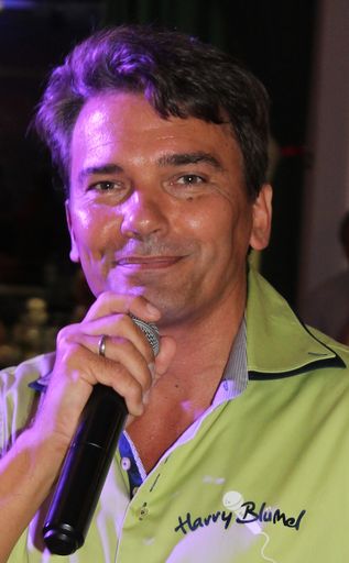 Vorschau Bild von Die Artenvielfalt im „Wald der Ewigkeit“ Bisamberg
hat Harry Blümel, Sänger und Redner, zu einem Baumhoroskop
inspiriert. Die Schwerpunkte von Harry Blümel als Sänger und Redner
sind Tanzmusik und Abschiedsfeiern.