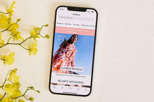  bonprix Webshop-App mit aktueller Fashion-Kampagne / Weiterer
Text über ots und www.presseportal.de/nr/59646 / Die Verwendung
dieses Bildes für redaktionelle Zwecke ist unter Beachtung aller
mitgeteilten Nutzungsbedingungen zulässig und dann auch honorarfrei.
Veröffentlichung ausschließlich mit Bildrechte-Hinweis.