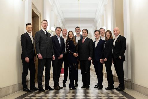  v.l.n.r. Ulrich Leikauf, Hans Lassen, Maximilian Baar-Baarenfels,
Helmut Kogler, Laura Mersa Malagic, Philipp Weitzer, Gabriel Goëss,
Maximilian Wehofer, Franz Guggenberger, Hanna Spolwind, Florian
Koschat