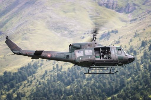 Bundesheer unterstützt Waldbrandbekämpfung aus der
Luft. Hubschrauber Agusta Bell 212