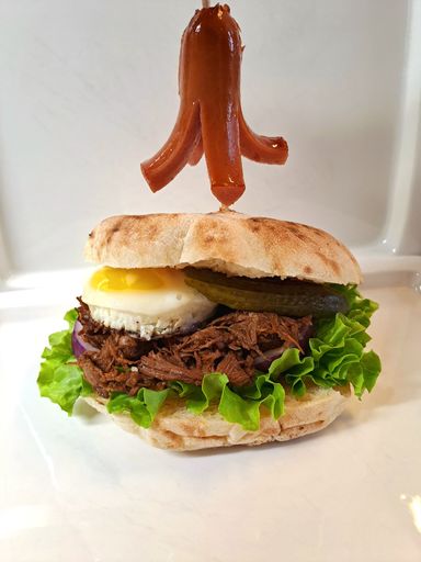 Fiakergulasch Burger