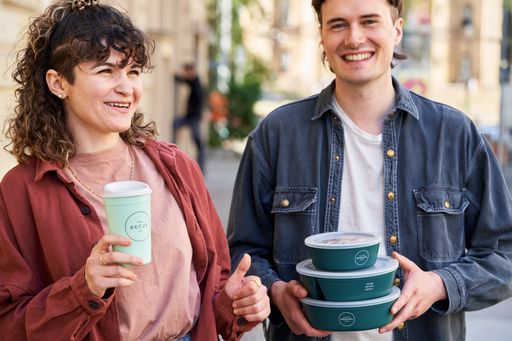 Das RECUP/REBOWL-Mehrwegsystem für Getränke und Gerichte
unterwegs, ohne Verpackungsmüll / Weiterer Text über ots und
www.presseportal.de/nr/148640 / Die Verwendung dieses Bildes für
redaktionelle Zwecke ist unter Beachtung aller mitgeteilten
Nutzungsbedingungen zulässig und dann auch honorarfrei.
Veröffentlichung ausschließlich mit Bildrechte-Hinweis.