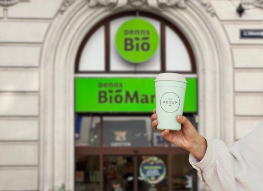 Die RECUP-Mehrwegbecher gibt seit diesem Monat bei allen Denns
BioMarkt-Filialen in Österreich / Weiterer Text über ots und
www.presseportal.de/nr/148640 / Die Verwendung dieses Bildes für
redaktionelle Zwecke ist unter Beachtung aller mitgeteilten
Nutzungsbedingungen zulässig und dann auch honorarfrei.
Veröffentlichung ausschließlich mit Bildrechte-Hinweis.
