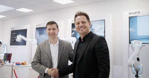 Olivier Welker, Omron (links) und David Reger, NEURA Robotics
(rechts)./ NEURA Robotics. / Weiterer Text über ots und
www.presseportal.de/nr/163965 / Die Verwendung dieses Bildes für
redaktionelle Zwecke ist unter Beachtung aller mitgeteilten
Nutzungsbedingungen zulässig und dann auch honorarfrei.
Veröffentlichung ausschließlich mit Bildrechte-Hinweis.