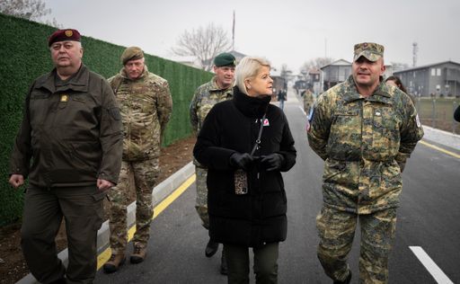 Vorschau Bild von Truppenbesuch KFOR mit Bundesministerin Klaudia
Tanner im Kosovo am 05 12 2023
