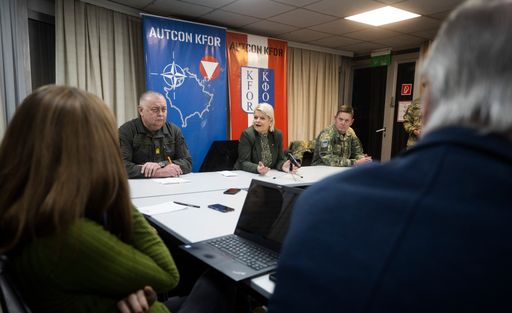 Vorschau Bild von Truppenbesuch KFOR mit Bundesministerin Klaudia
Tanner im Kosovo am 05 12 2023