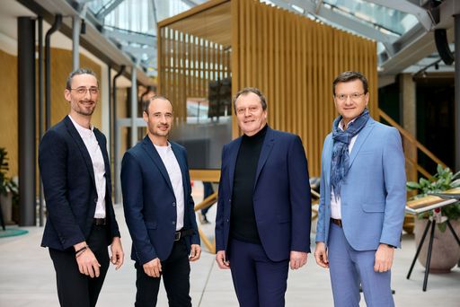  Geschäftsführer von value one digital, XAL,
re:workX sowie Zukunftsforscher Andreas Reiter präsentieren
digitales Tool für die New Work Arbeitsumgebung im Rahmen der
Veranstaltungsreihe re:think workspaces.
