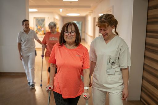 Vorschau Bild von Physiotherapieübungseinheiten mit zwei Patienten