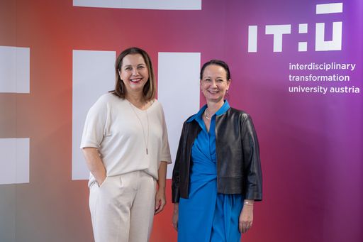 Vorschau Bild von Stefanie Lindstaedt (Gründungspräsidentin) Gabriele Költringer
(COO)