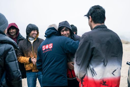 Vorschau Bild von Menschlichkeit statt Stacheldraht: SOS Balkanroute
leistet seit fünf Jahren kontinuierliche akute Nothilfe im
Grenzgebiet - allen Widerständen und Kriminalisierungsversuchen zum
Trotz.