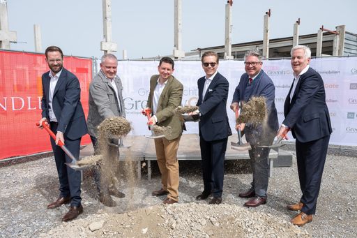  V.l.n.r. Gerald Herndlhofer/Drees & Sommer, Hubert
Vögel/IG Immobilien, Paul Grassel/IG Immobilien, Markus
Handler/Handler Group, Robert Weber/Bürgermeister Guntramsdorf,
Thomas Rau/turntoo