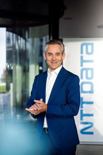 Norbert Rotter, CEO von NTT DATA Business Solutions und EVP von
NTT DATA, Inc.: "Als langjähriger Partner von SAP freuen wir uns
sehr über diese Auszeichnungen. Mit den Pinnacle Awards werden die
weltweit besten Partner ausgezeichnet - mit vier Awards und fünf
Finalistenplatzierungen sind wir in diesem Jahr der Top-Gewinner." /
Weiterer Text über ots und www.presseportal.de/nr/24336 / Die
Verwendung dieses Bildes für redaktionelle Zwecke ist unter
Beachtung aller mitgeteilten Nutzungsbedingungen zulässig und dann
auch honorarfrei. Veröffentlichung ausschließlich mit
Bildrechte-Hinweis.