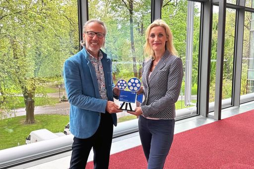  2023 überreichte Ferdinand Hager (CTO feratel) den
Award an Christine Schönhuber (GF Tourismus Salzburg GmbH). Dieses
Jahr konnte die Stadt Salzburg den Titel "Österreichisches
Sommerparadies" verteidigen.