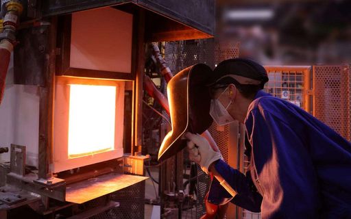  Erfolgreiches Testen im großindustriellen Maßstab: SCHOTT hat
erstmals ein optisches Glas mit 100% Wasserstoff hergestellt. Foto:
SCHOTT / Weiterer Text über ots und www.presseportal.de/nr/23114 /
Die Verwendung dieses Bildes für redaktionelle Zwecke ist unter
Beachtung aller mitgeteilten Nutzungsbedingungen zulässig und dann
auch honorarfrei. Veröffentlichung ausschließlich mit
Bildrechte-Hinweis.