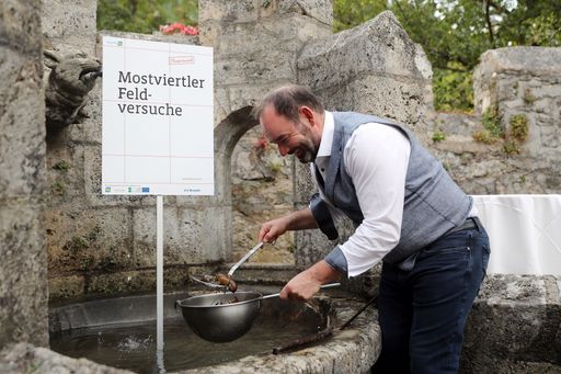 Vorschau Bild von Schlosswirt Andreas Plappert ist Gastgeber des
Mostviertler Feldversuchs Street Food.