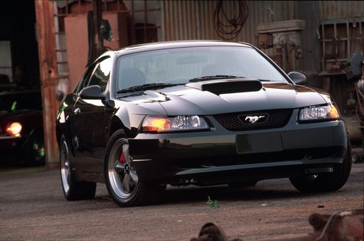 Vorschau Bild von Gen#4 2001 Ford Mustang GT / Die Verwendung dieses
Bildes für redaktionelle Zwecke ist unter Beachtung aller
mitgeteilten Nutzungsbedingungen zulässig und dann auch honorarfrei.
Veröffentlichung ausschließlich mit Bildrechte-Hinweis.
