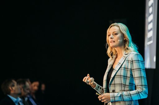 Vorschau Bild von Keynote-Speakerin Miriam Höller