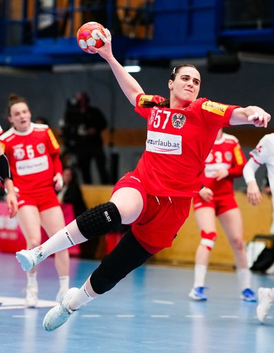 Josefine Hanfland im Rahmen des Frauen Handball EHF
Euro Cup Spiels Österreich gegen Schweiz