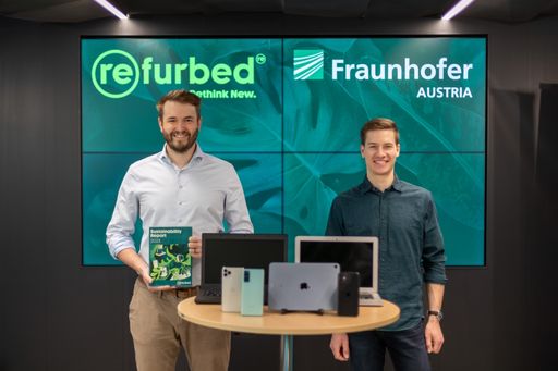 Vorschau Bild von (v.l.): Peter Windischhofer (refurbed) und Paul
Rudorf (Fraunhofer Austria)