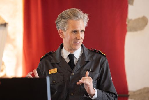  Johann-Philipp Spiegelfeld, Flugkapitän, bekannter
ORF-Moderator und langjähriger Malteser, ist der neue Kommandant des
Malteser Hospitaldienstes Austria.