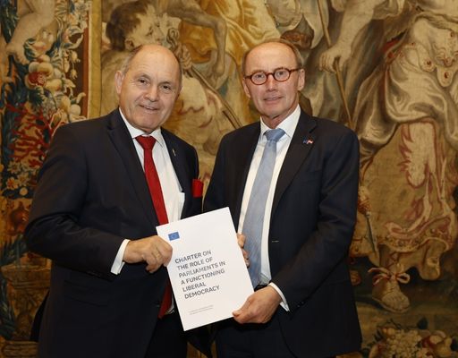  Nationalratspräsident Wolfgang Sobotka und Erster Vizepräsident
des Europäischen Parlaments Othmar Karas