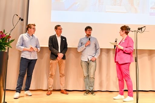 Vorschau Bild von FAB Teilnehmer Lukas Kasberger absolviert bei Fa.
Ebner erfolgreich eine Tischler-Lehre.