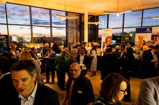 Vorschau Bild von Tolle Stimmung bei der anschließenden Vienna
Airport Business Night
