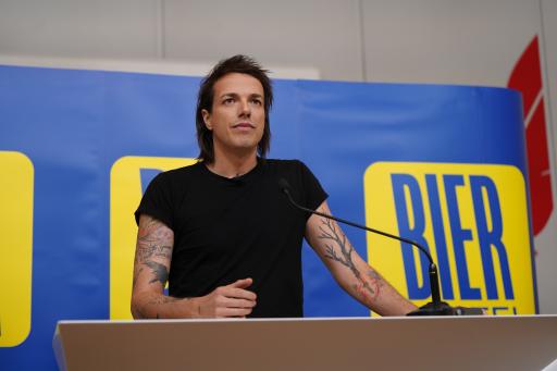 Dr. Dominik Wlazny bei der Pressekonferenz am
30.April