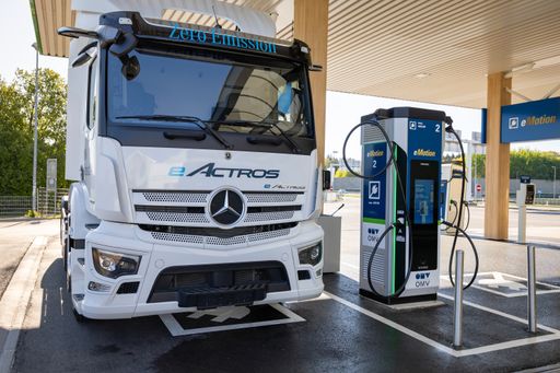 Vorschau Bild von OMV: 400 kW-Ladesäule bietet österreichweit
schnellstes öffentliches Laden von E-LKW