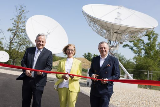  Bei der Eröffnung des Eviden Mission Critical
Systems Technology Center: Bernard Payer Global Head of Eviden
Mission Critical Systems, Niederösterreichs Landeshauptfrau Johanna
Mikl-Leitner und Eviden Österreich Geschäftsführer Markus
Schaffhauser.