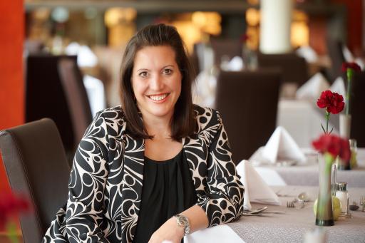  Sabrina Carpentari leitet seit sechs Jahren die
Geschicke im Das Hotel Eden in Seefeld und ist damit eine der
wenigen Frauen in Österreich, die eine Position als Hoteldirektorin
innehat.